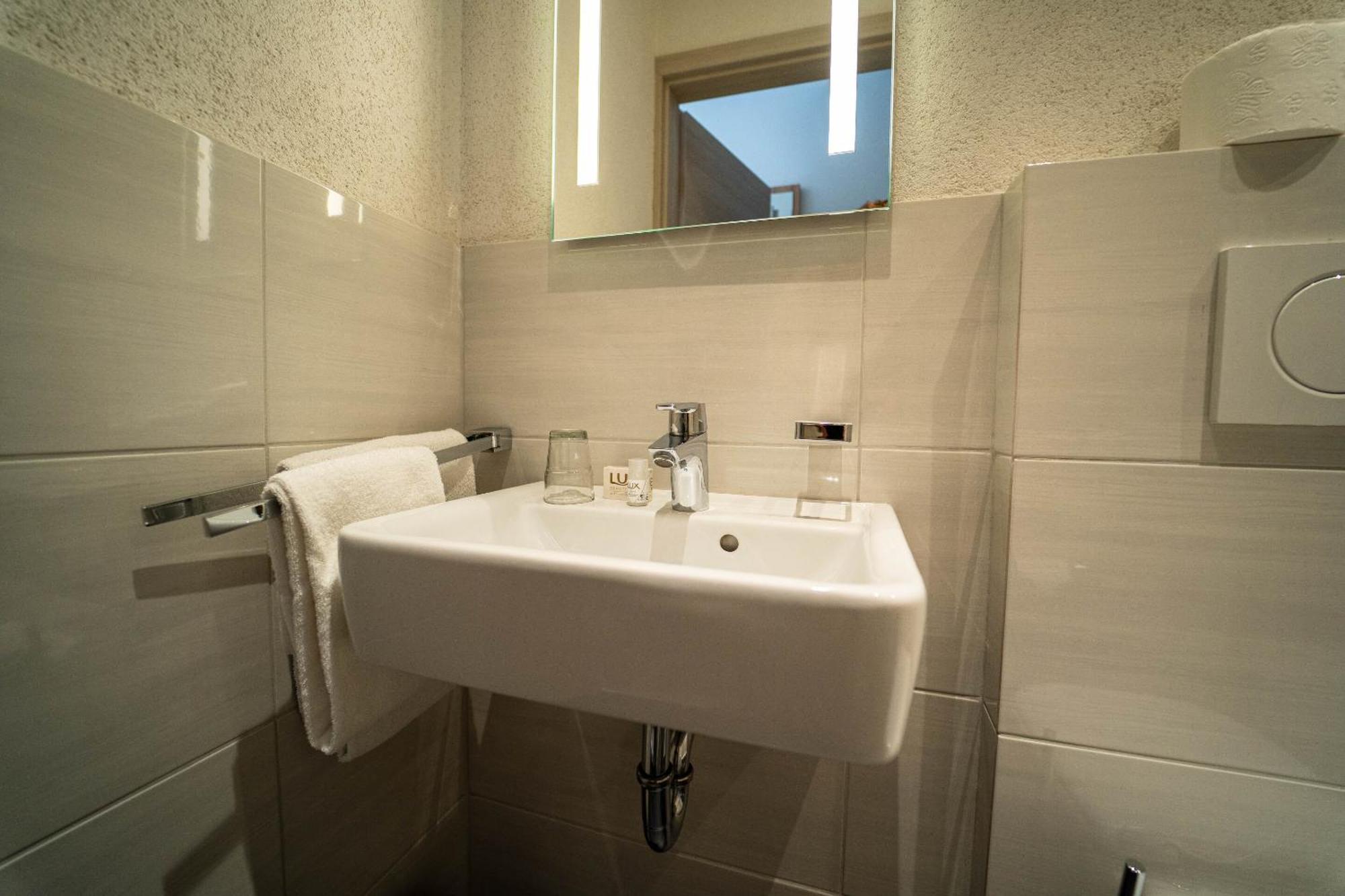 Berghotel Deutscher Flieger Wasserkuppe Gersfeld Phòng bức ảnh